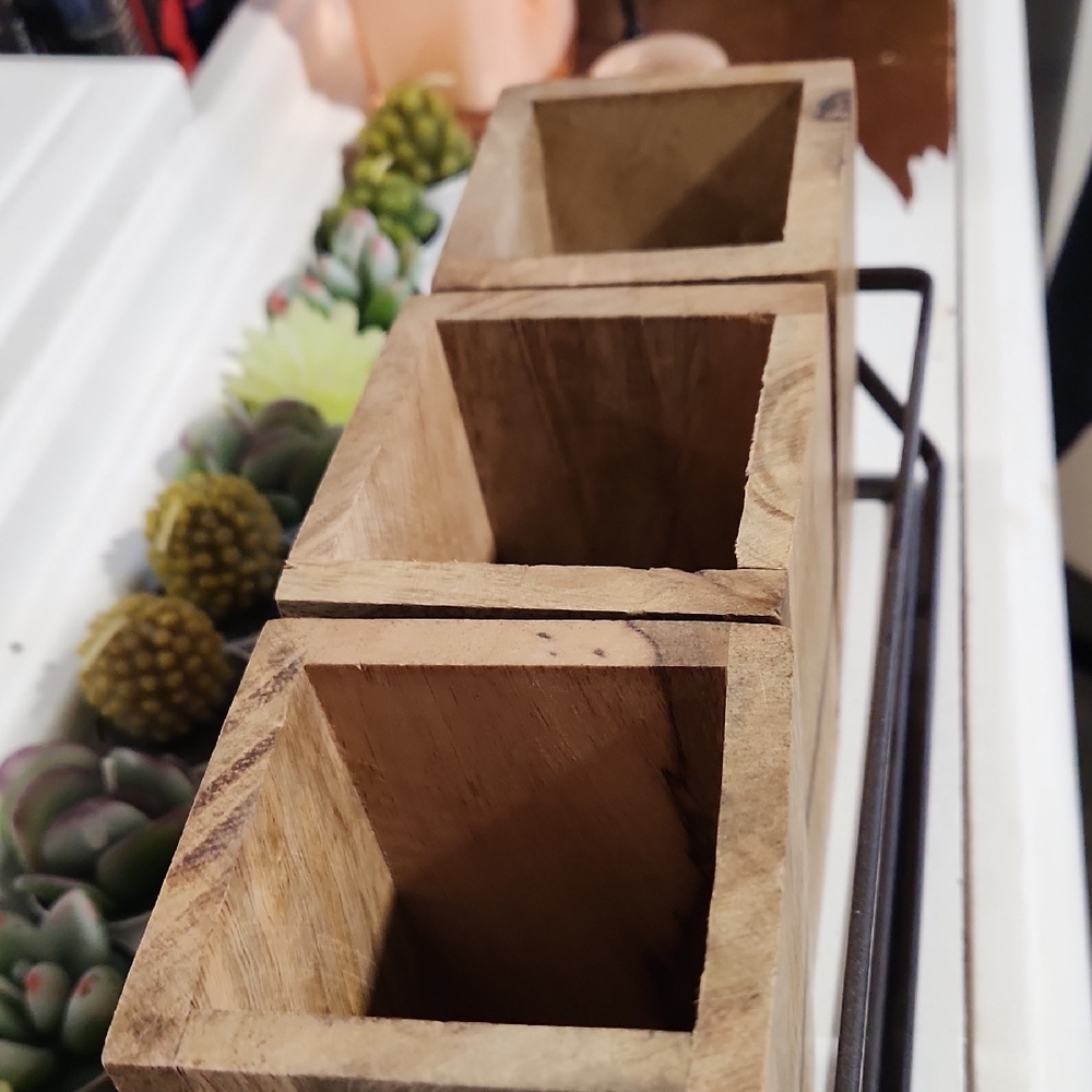 Wooden Organizer with Metal Frame - Picture 8 of 8